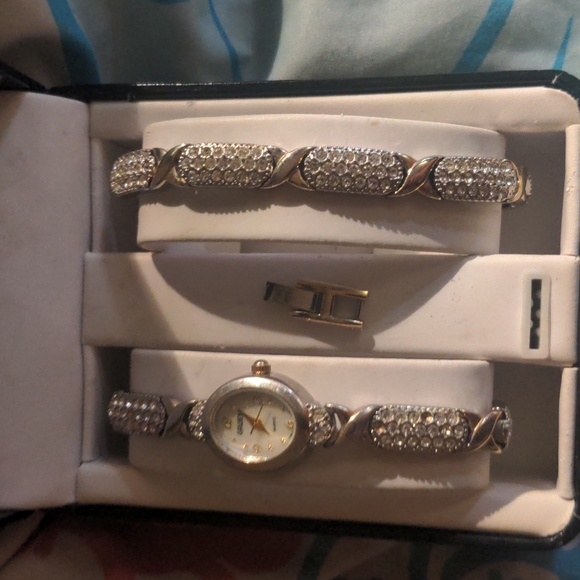 Vintage Gruen Ladies Watch and Bracelet Diamonds Unique Gift Set - Picture 3 of 7